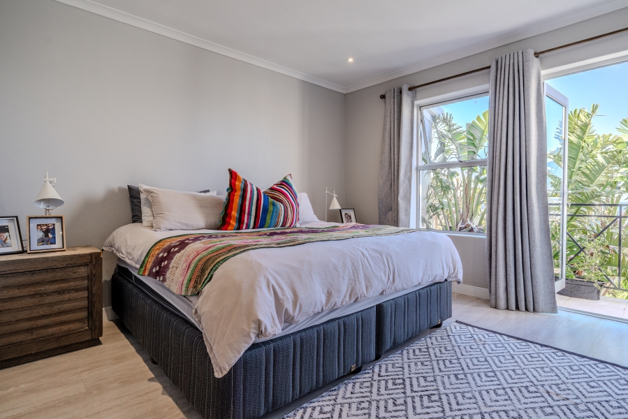 2 Bedroom Property for Sale in Vredehoek Western Cape